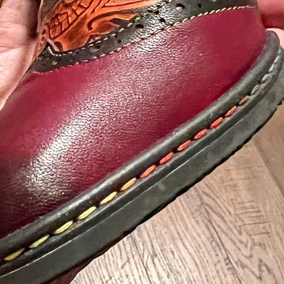 Bohemian bright patterned laced oxfords. Size 38 - Picture 8 of 11